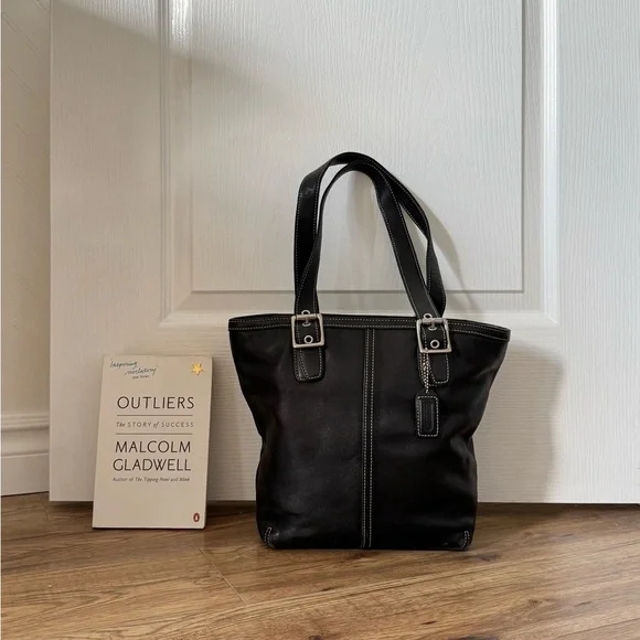 Vintage Coach Hamptons 9572 Leather Tote - Picture 10 of 10